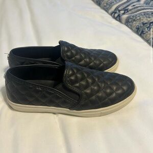 Steve Madden Ecentrcq Black Quilted Slip On - Women’s Size 6